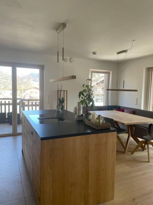 Wunderschoenes 4 Zimmer Apartment Mit Seeblick Bad Wiessee Exteriör bild